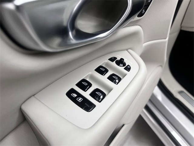 New 2025 Volvo XC90 B5 Core w/ Protection Package Premier image 14