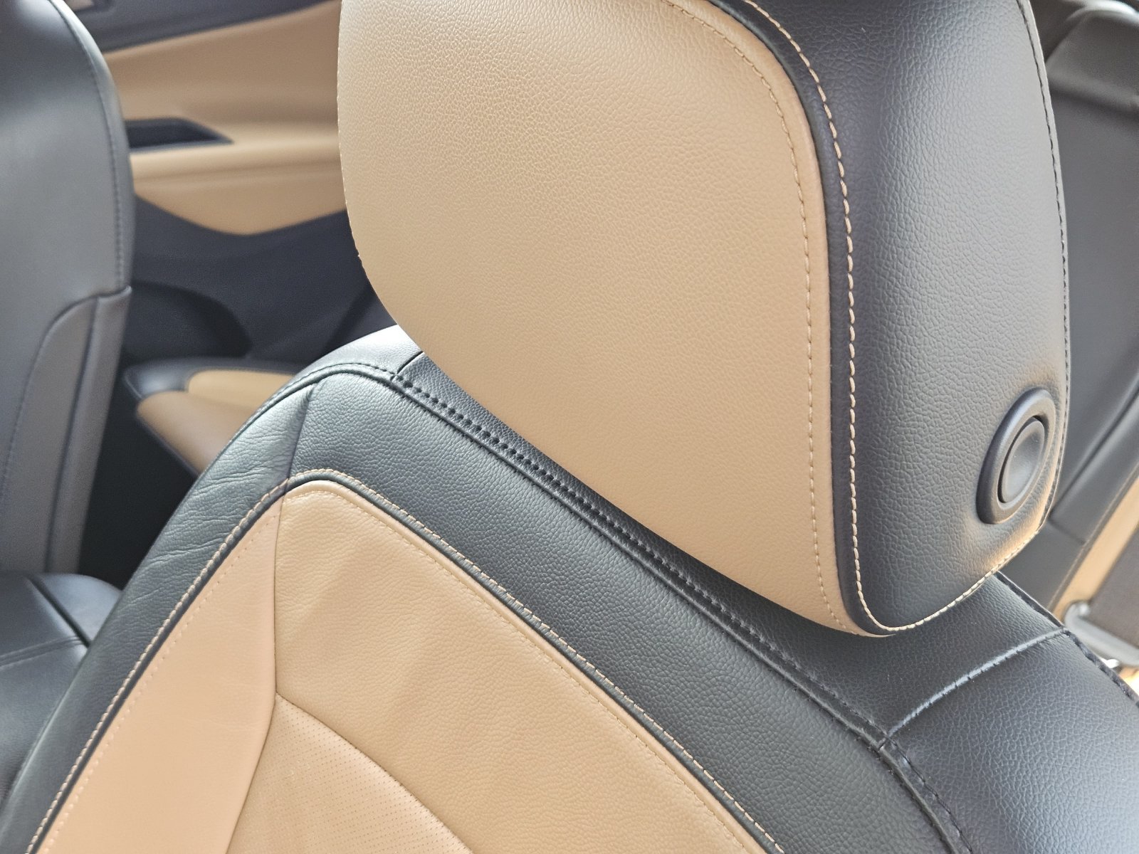 Used 2019 Chevrolet Equinox Premier FWD image 17