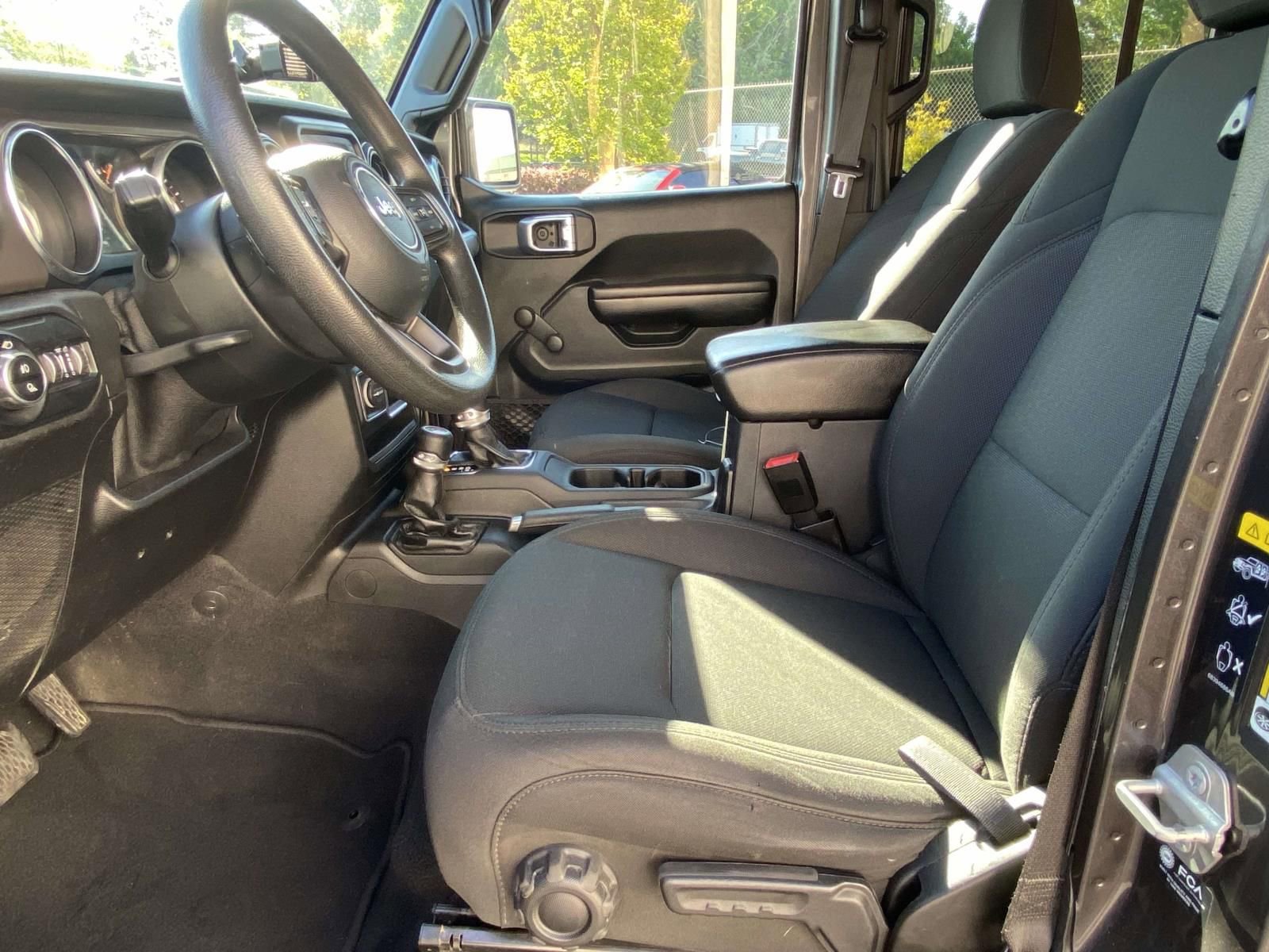 Used 2021 Jeep Gladiator Sport image 15