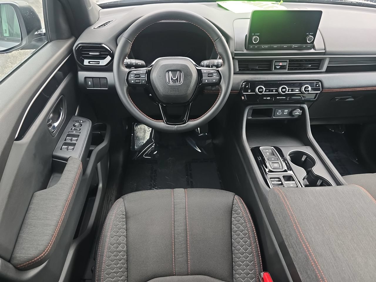 Used 2025 Honda Pilot Sport image 21