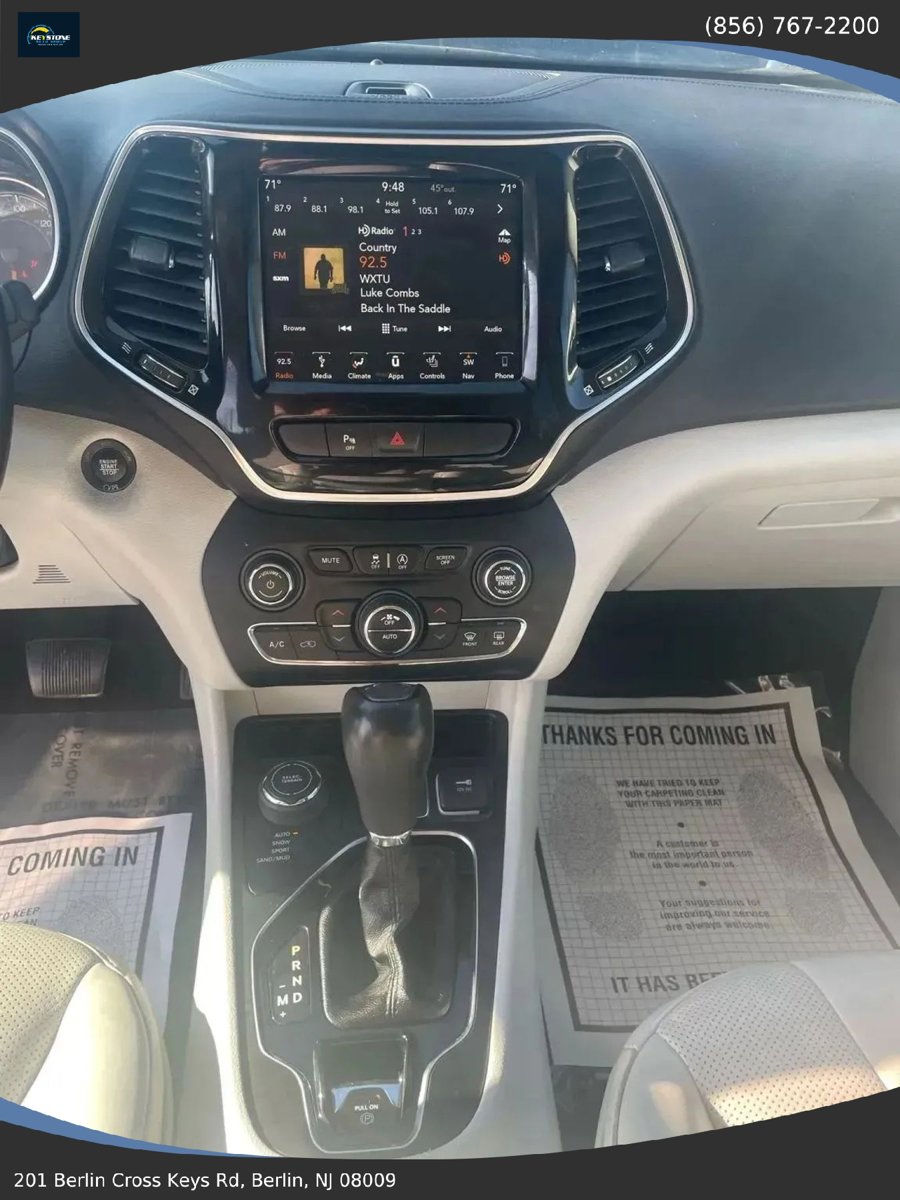 Used 2019 Jeep Cherokee Limited w/ Trailer Tow Group AWD/4WD image 18