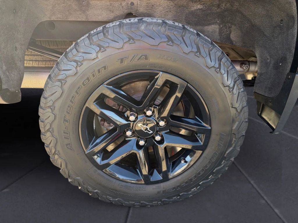 Used 2020 Chevrolet Silverado 1500 LT Trail Boss w/ Midnight Edition image 39