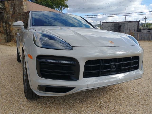 Used 2022 Porsche Cayenne GTS image 3