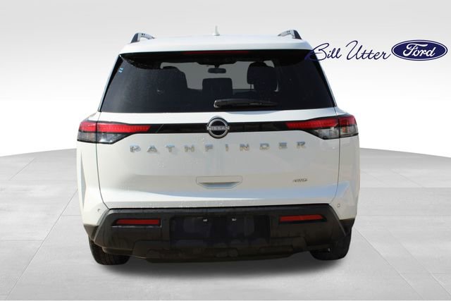 Used 2025 Nissan Pathfinder SV image 6