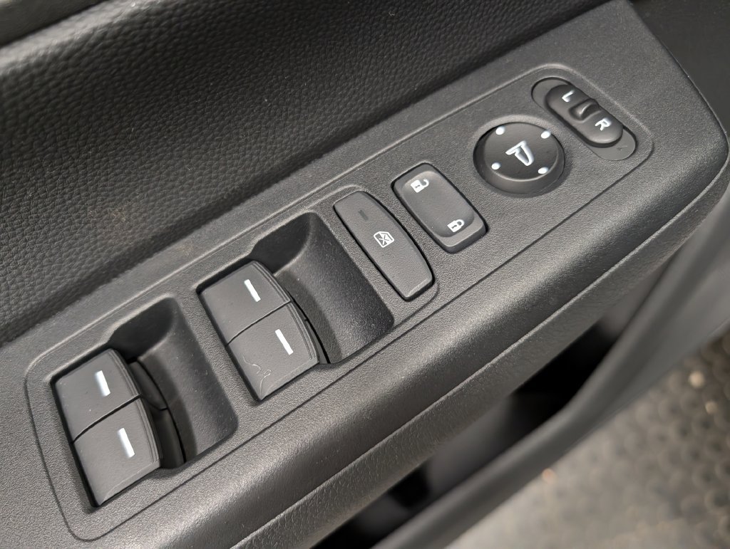 Used 2025 Honda CR-V Sport-L image 9