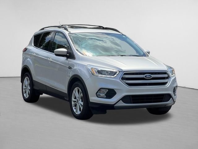 Used 2017 Ford Escape SE w/ SE Leather Comfort Package FWD image 1