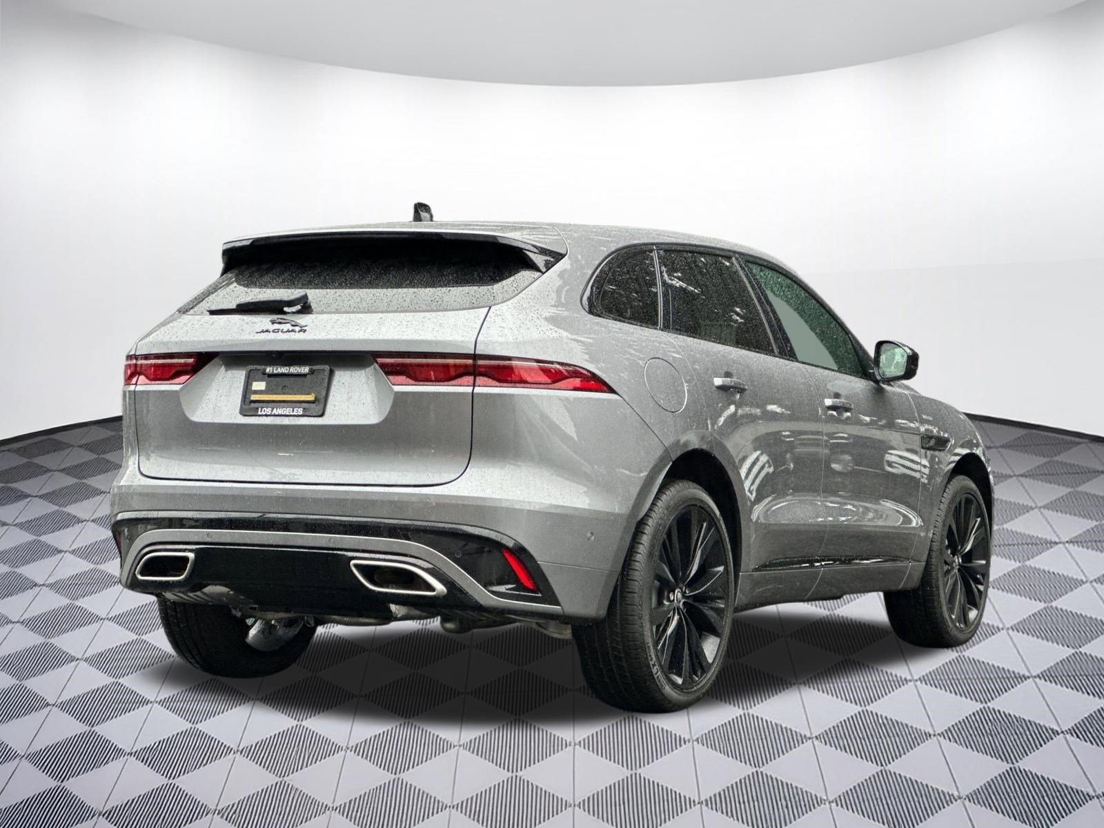 Used 2025 Jaguar F-PACE R-Dynamic S AWD/4WD image 7