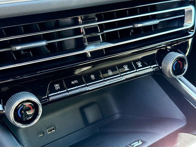 New 2026 Chevrolet Traverse LT w/ Midnight/Sport Edition image 17