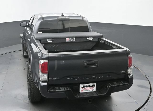 Used 2020 Toyota Tacoma TRD Sport AWD/4WD image 32