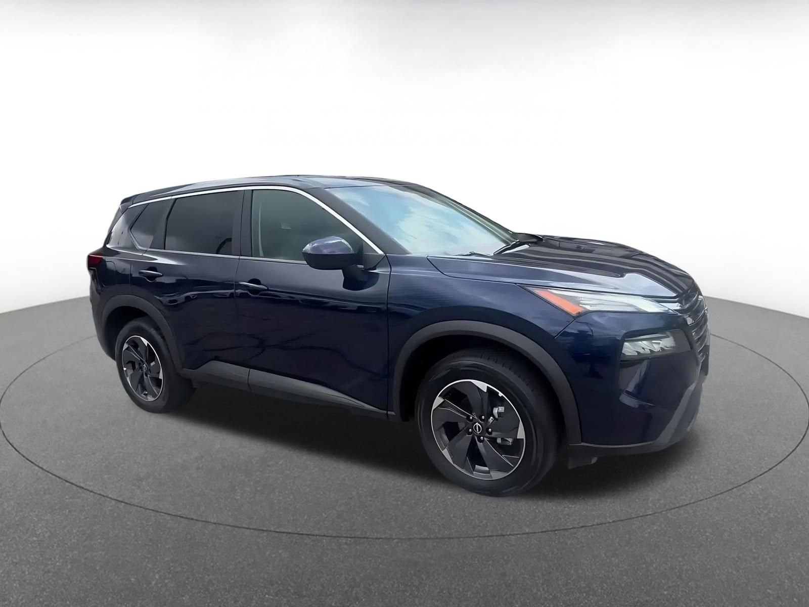 Used 2025 Nissan Rogue SV FWD image 2