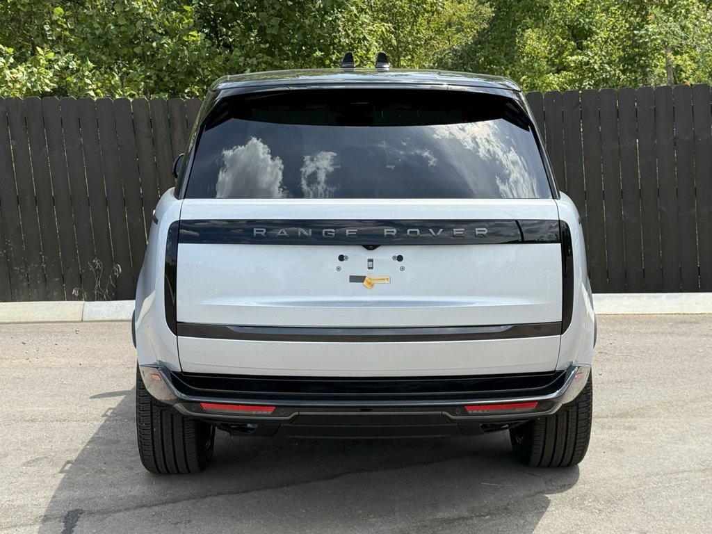 New 2025 Land Rover Range Rover SE image 4