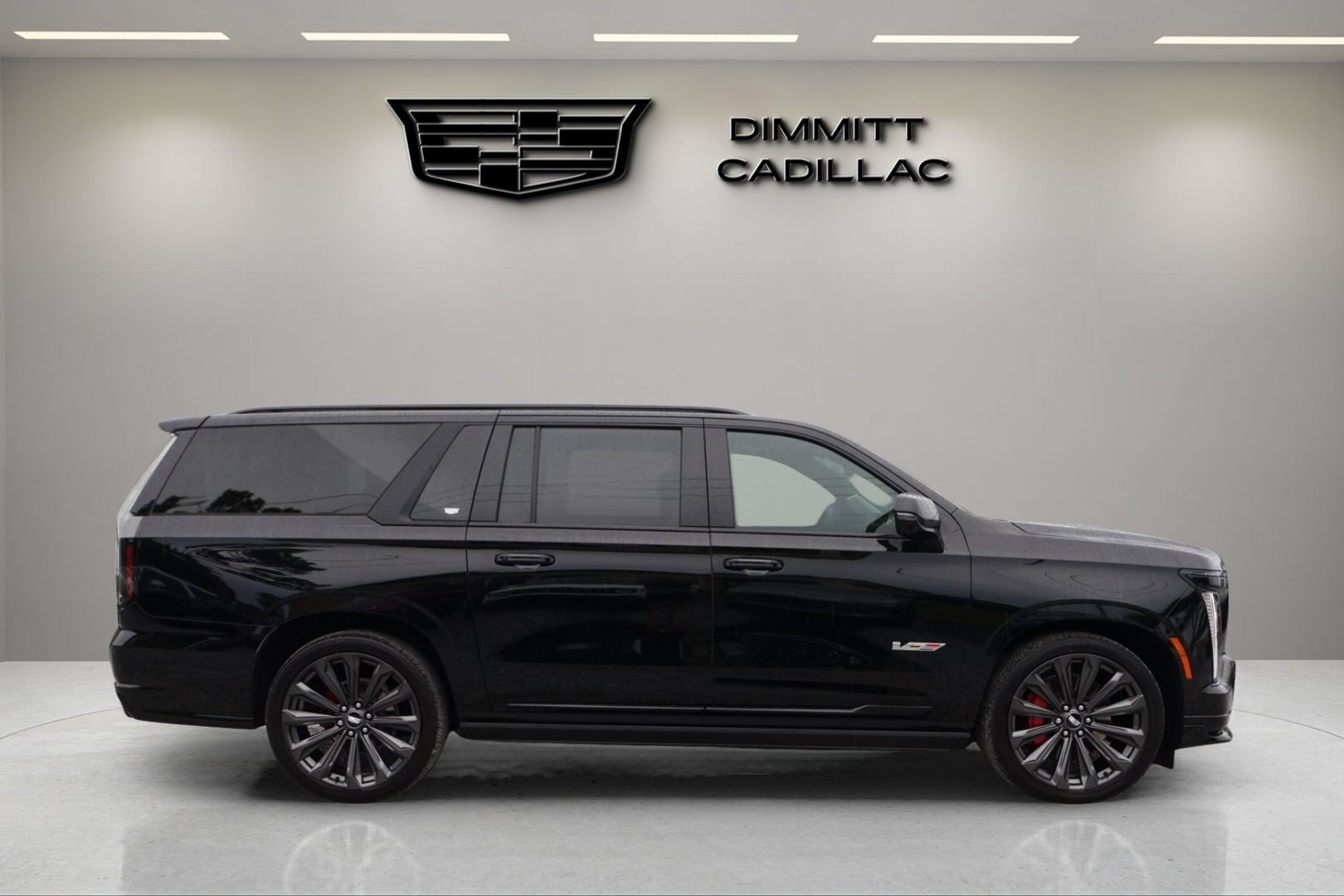 Certified 2025 Cadillac Escalade ESV V AWD/4WD image 4