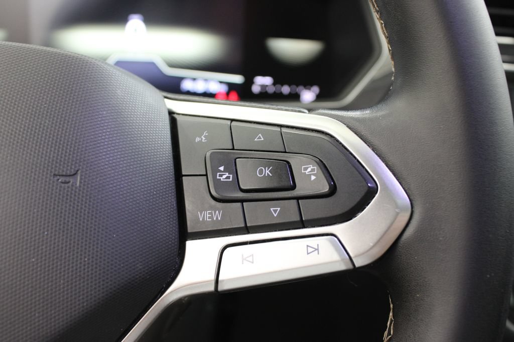 Used 2023 Volkswagen Tiguan SE R-Line FWD image 27