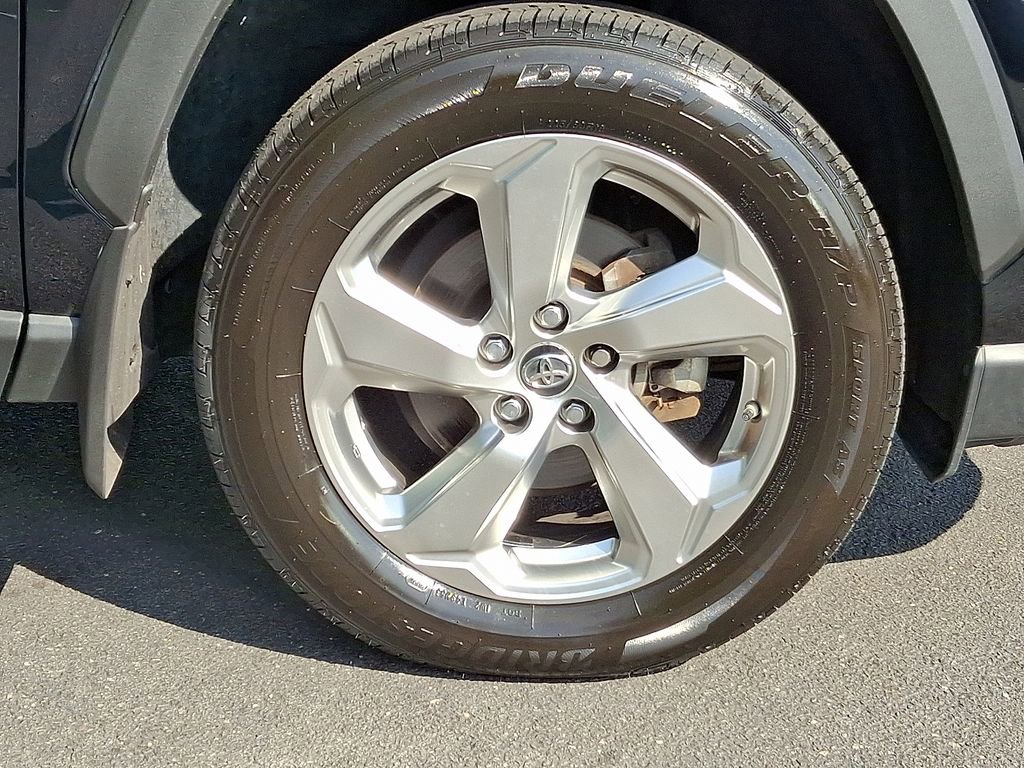 Used 2019 Toyota RAV4 Limited image 8