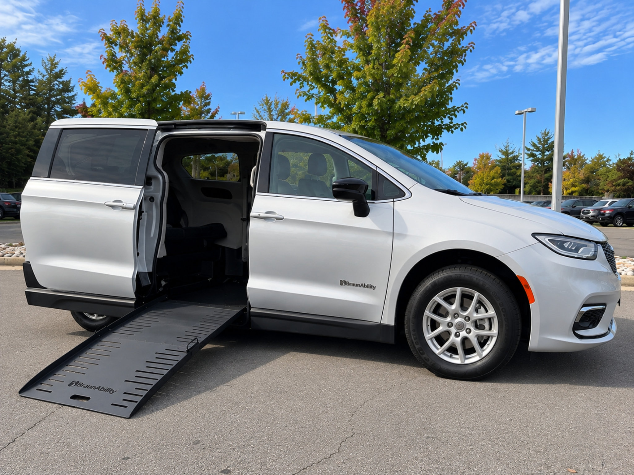 Used 2024 Chrysler Pacifica Touring-L