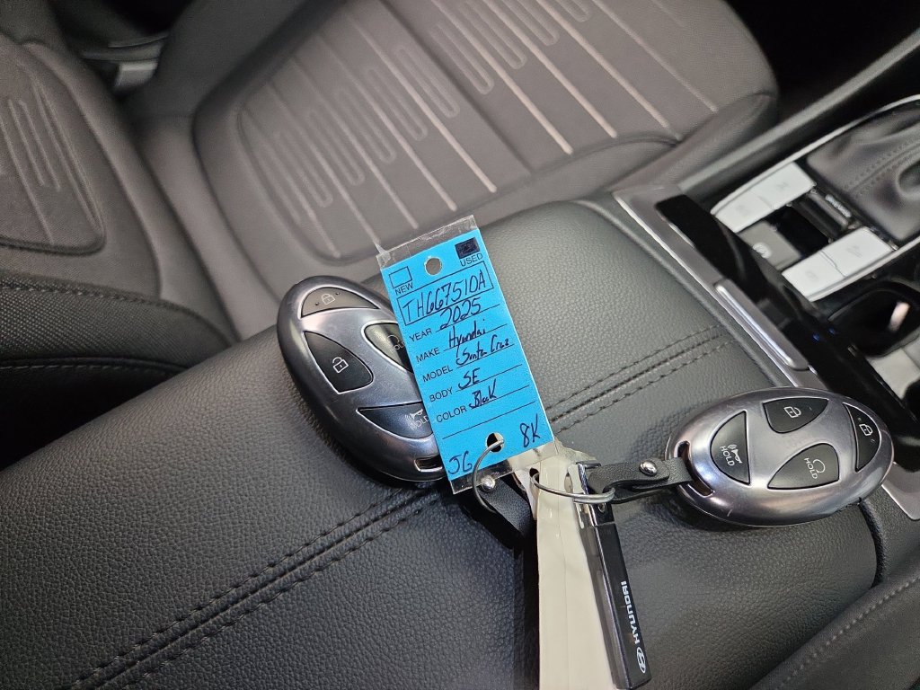 Used 2025 Hyundai Santa Cruz SE AWD/4WD image 13