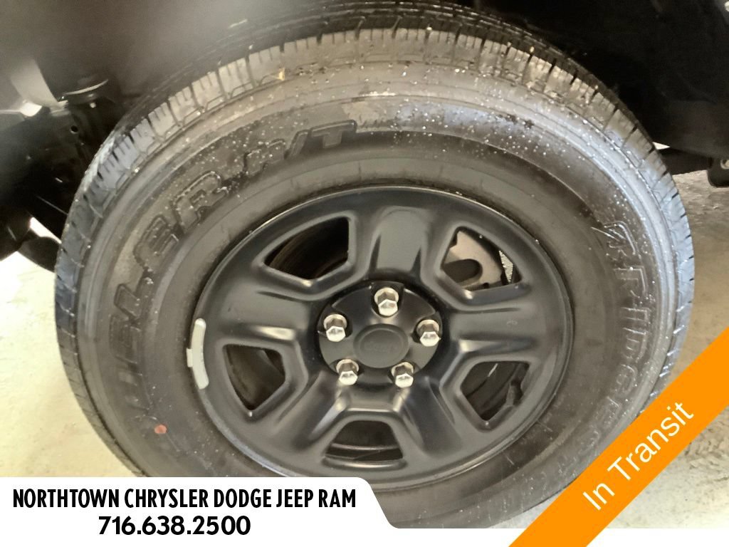 Used 2023 Jeep Gladiator Sport AWD/4WD image 11