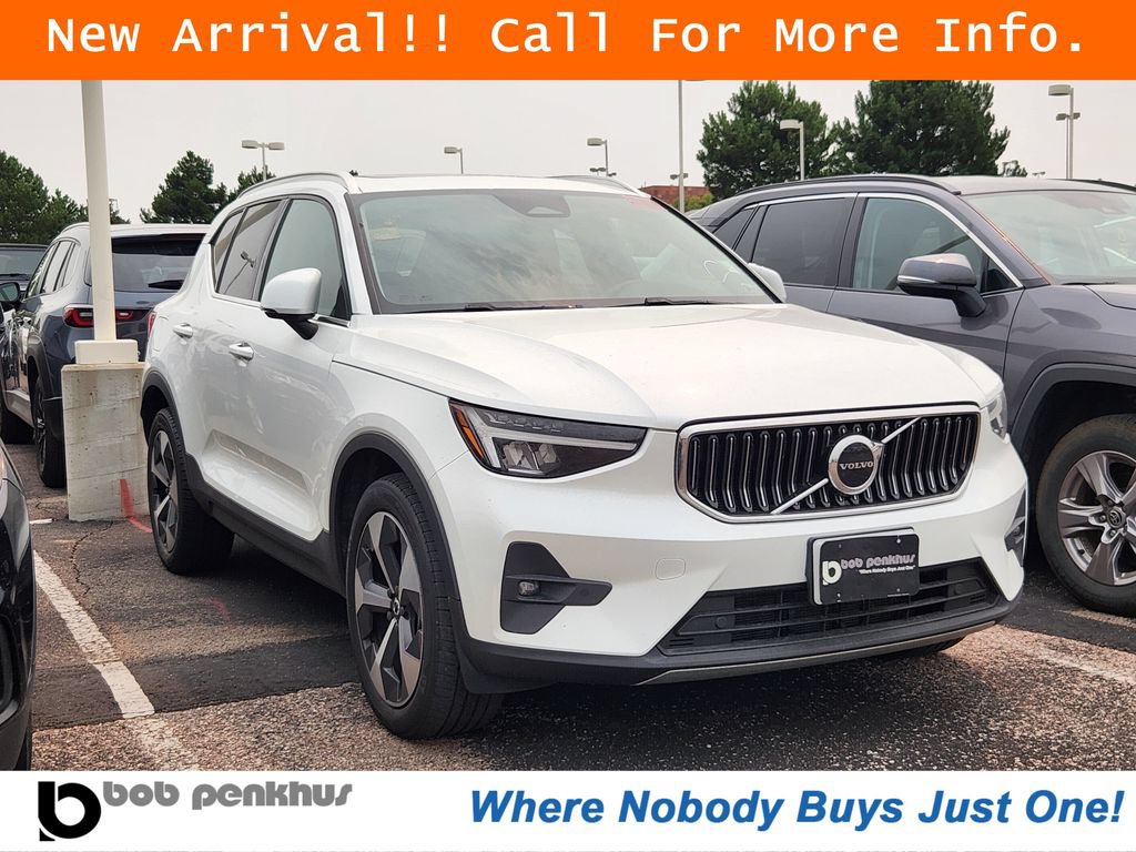 Used 2023 Volvo XC40 B5 Plus w/ Protection Package Premier AWD/4WD image 1