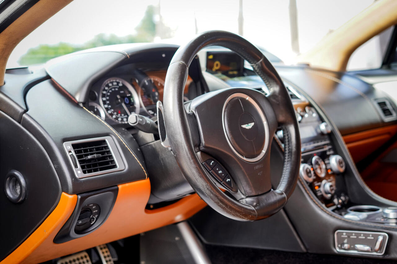 Used 2014 Aston Martin Rapide S image 9