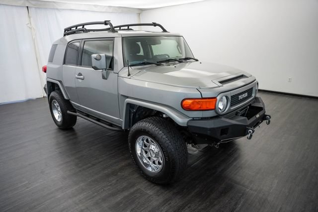 Used 2011 Toyota FJ Cruiser 4WD w/ Upgrade Pkg image 2