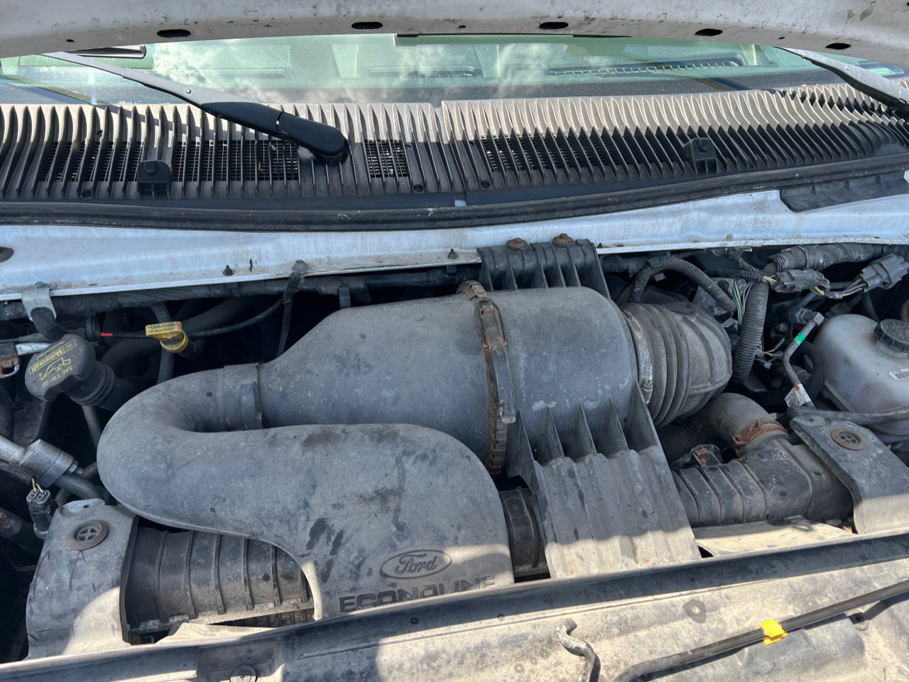 Used 2015 Ford E-350 and Econoline 350 Super Duty image 12