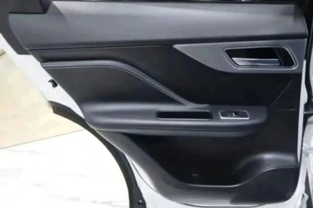 Used 2020 Jaguar F-PACE S image 32