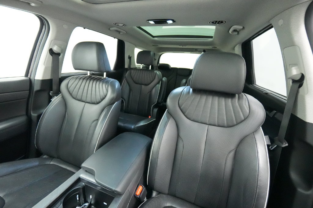 Used 2023 Hyundai Palisade Limited AWD/4WD image 14