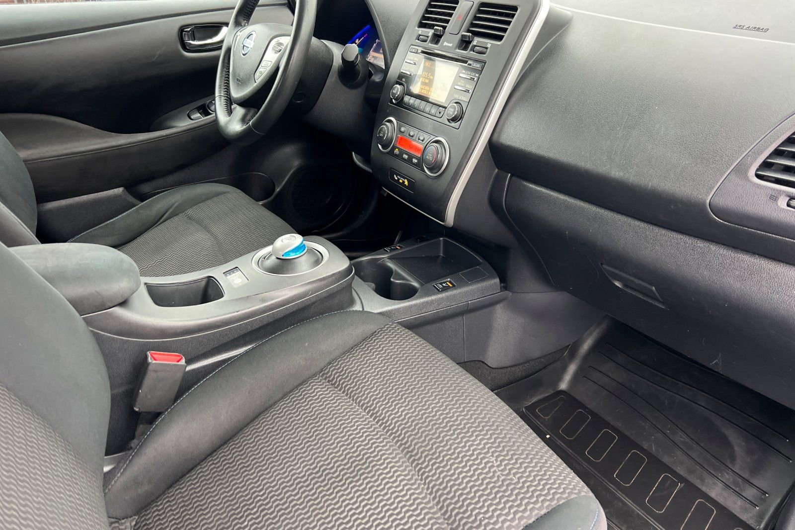 Used 2015 Nissan Leaf S w/ Charge Package image 16