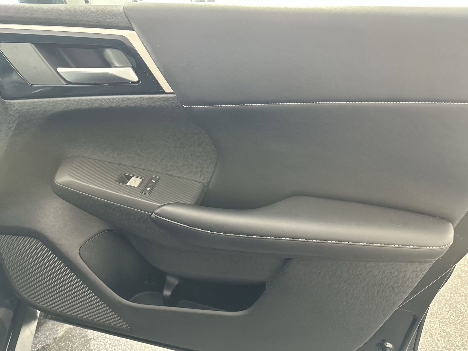 Used 2022 Mitsubishi Outlander SE image 35