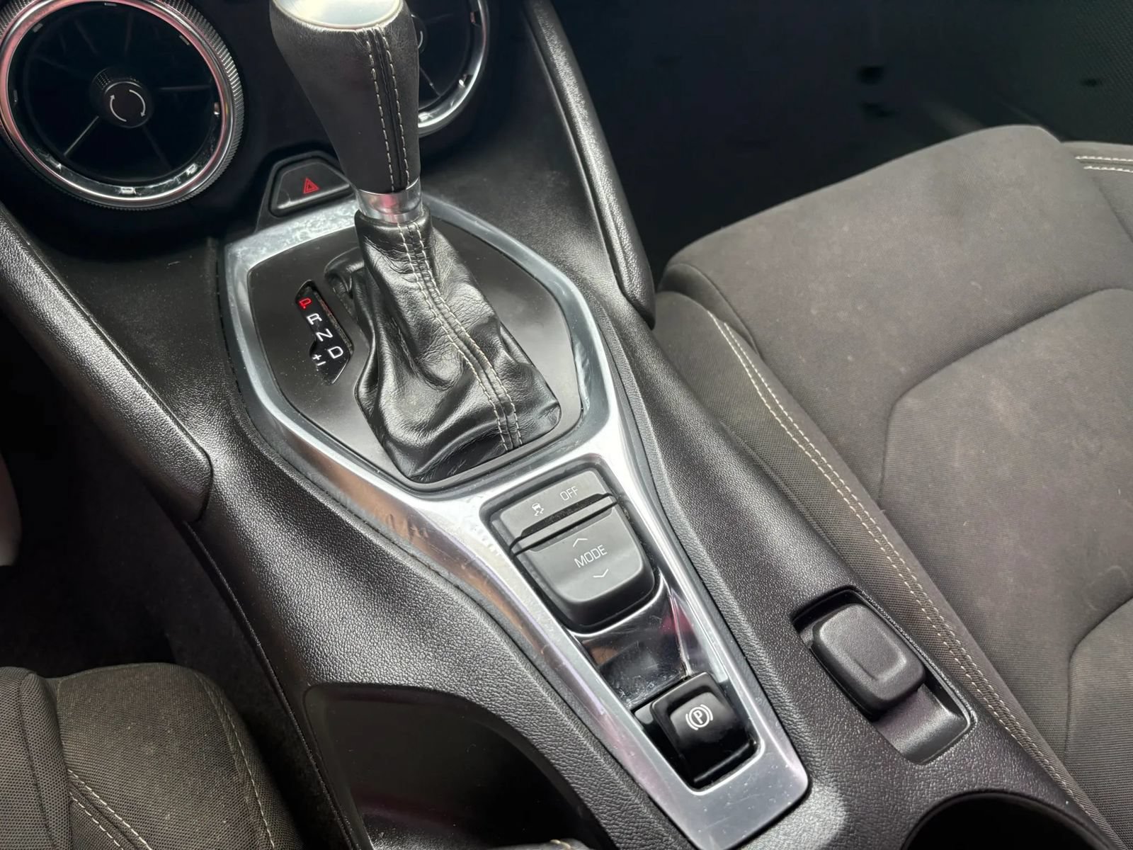 Used 2018 Chevrolet Camaro LT RWD image 14
