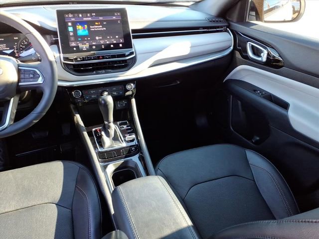 Used 2023 Jeep Compass Limited image 7