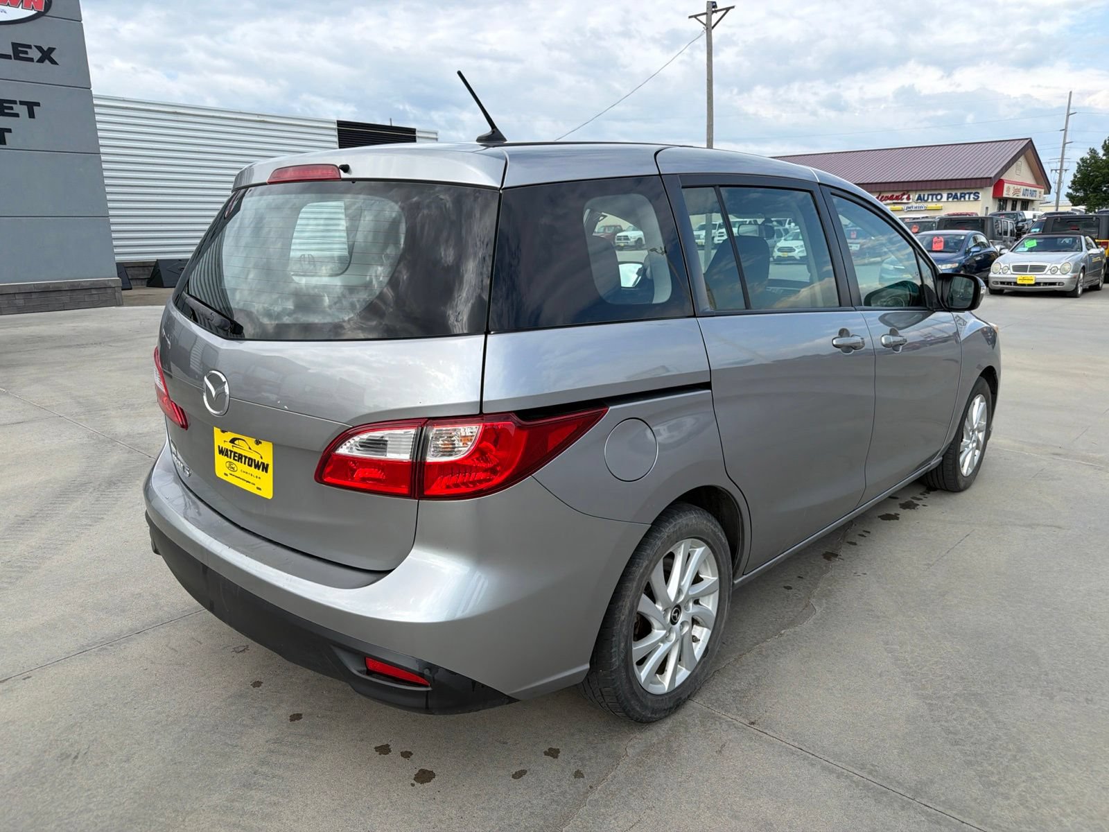 Used 2014 MAZDA MAZDA5 Sport FWD image 8