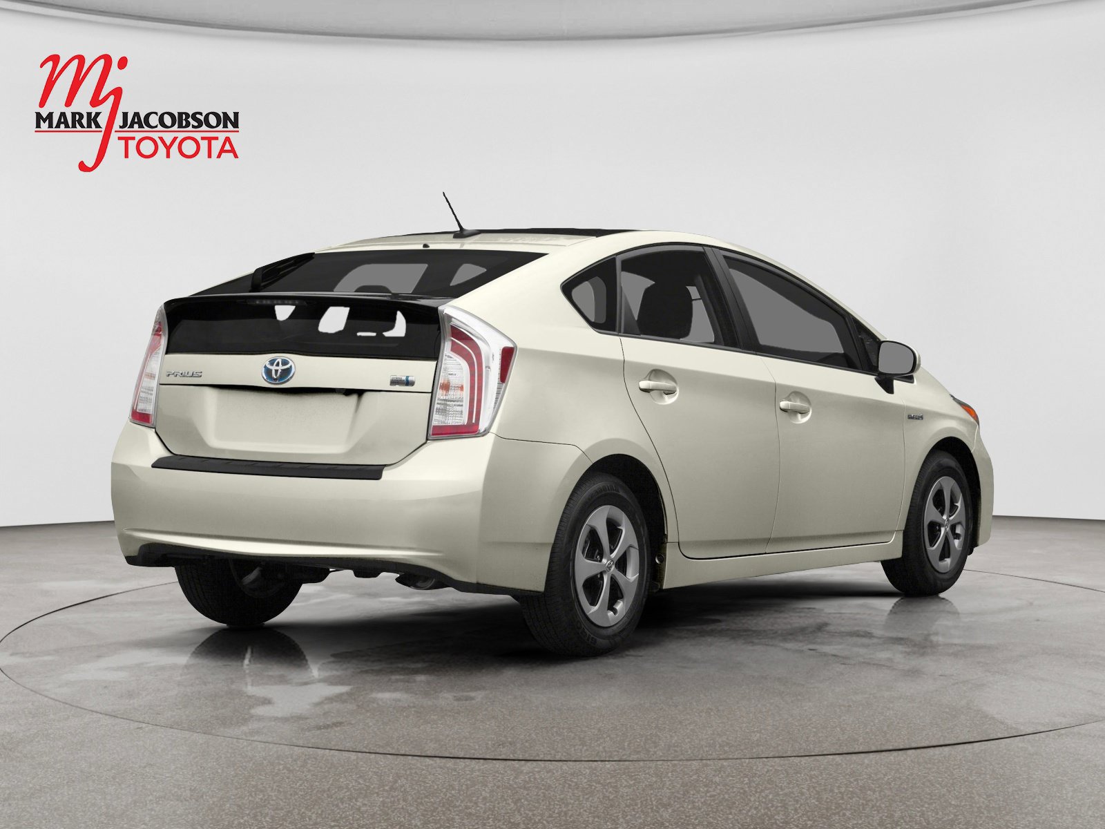 Used 2015 Toyota Prius Two FWD image 2