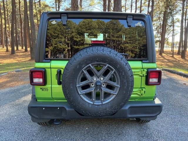 Used 2025 Jeep Wrangler Sport image 4