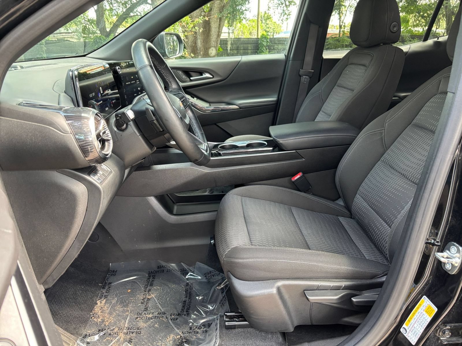 Used 2025 Chevrolet Equinox LT FWD image 26