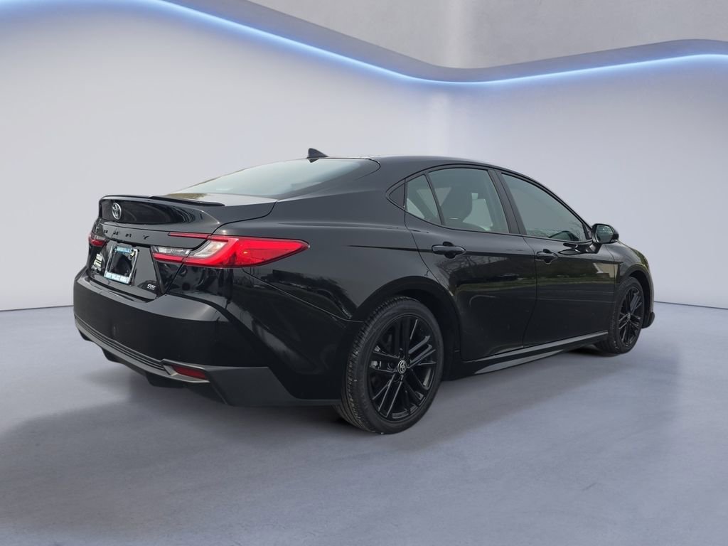 Used 2025 Toyota Camry SE w/ Convenience Package image 5