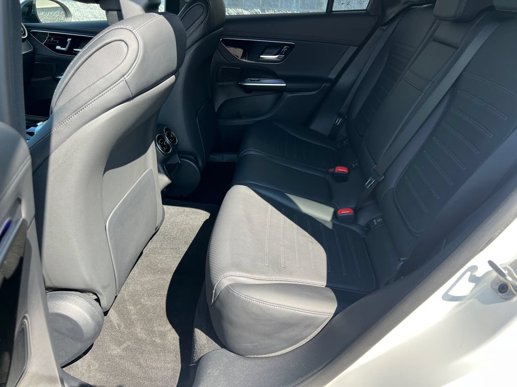 Used 2025 Mercedes-Benz GLC 300 4MATIC w/ AMG Line image 21