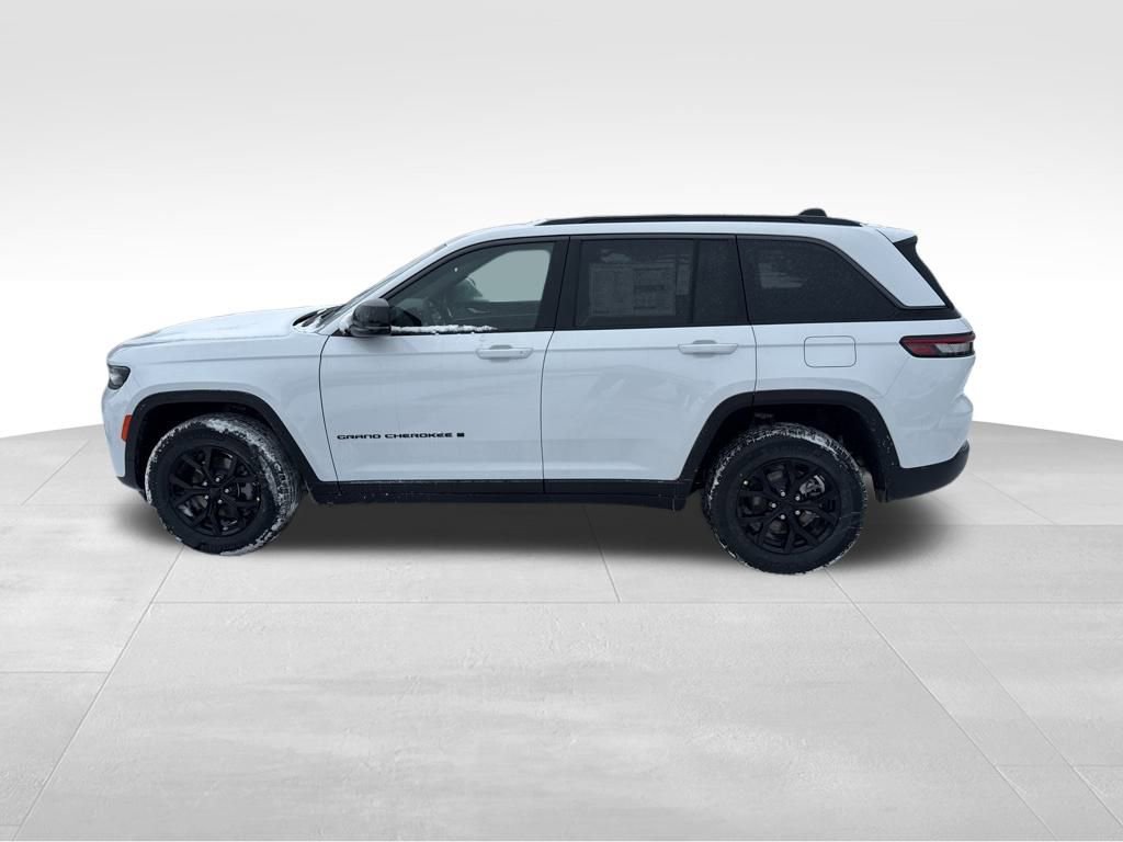 New 2026 Jeep Grand Cherokee Altitude image 2