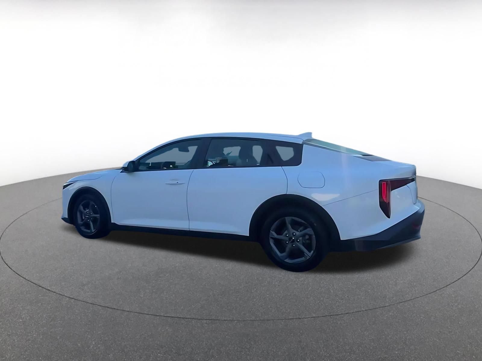 Used 2025 Kia K4 FWD image 9