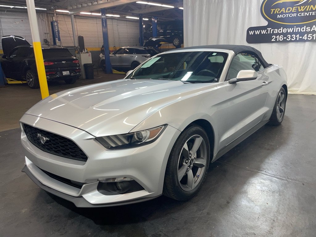Used 2017 Ford Mustang Convertible w/ Equipment Group 051A RWD image 3