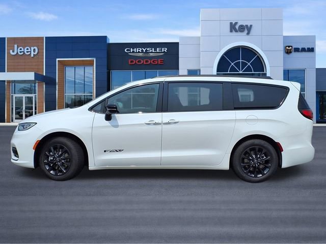 New 2025 Chrysler Pacifica Select w/ Fav Edition Package FWD image 2