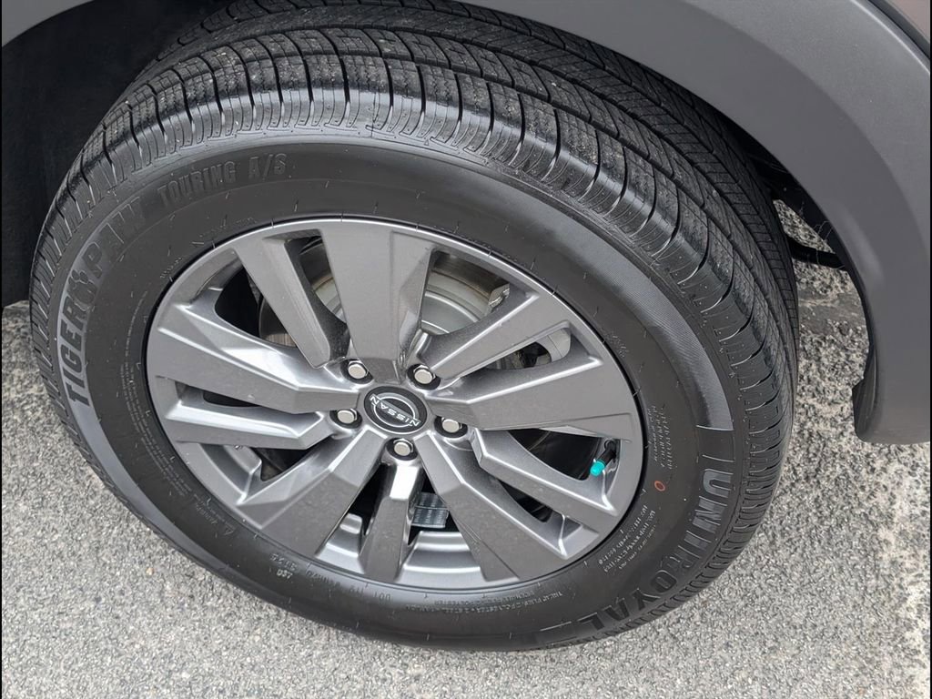 Used 2024 Nissan Pathfinder SV image 21