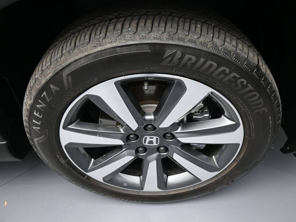 Used 2023 Honda Pilot Touring image 13