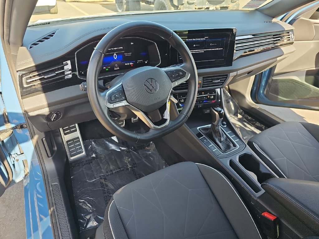 Used 2025 Volkswagen Jetta Sport FWD image 16