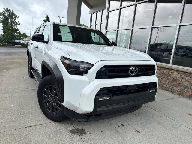 Used 2025 Toyota 4Runner SR5 AWD/4WD image 2