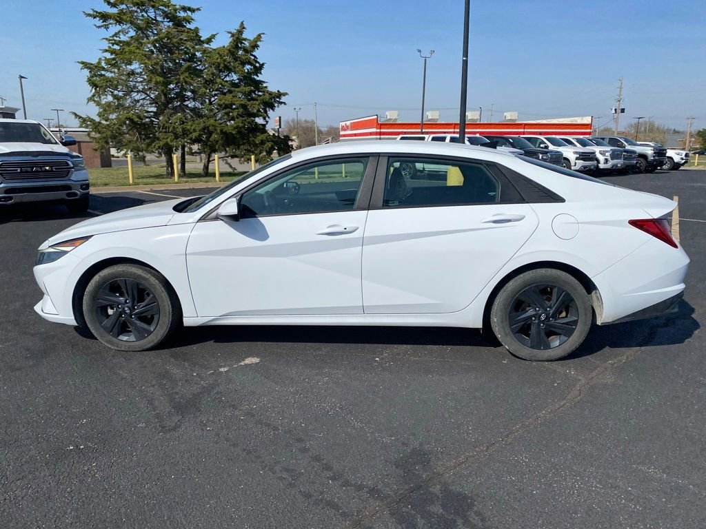 Used 2022 Hyundai Elantra Blue image 6