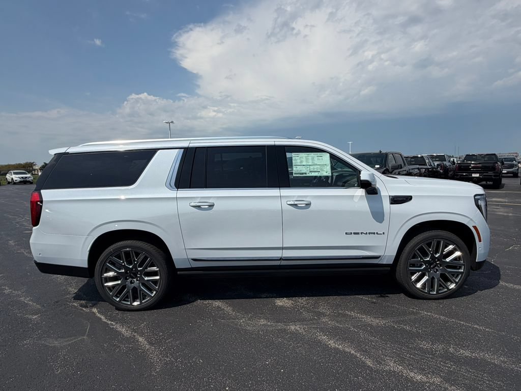 New 2026 GMC Yukon XL Denali Ultimate AWD/4WD image 18