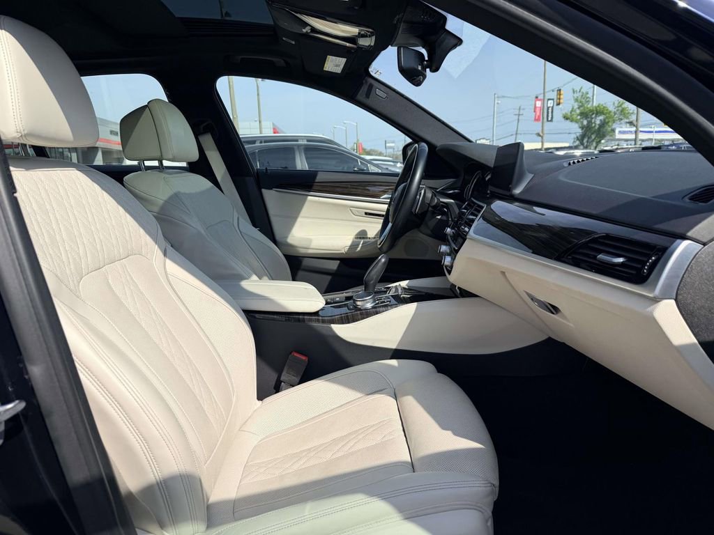 Used 2019 BMW 540i xDrive image 13