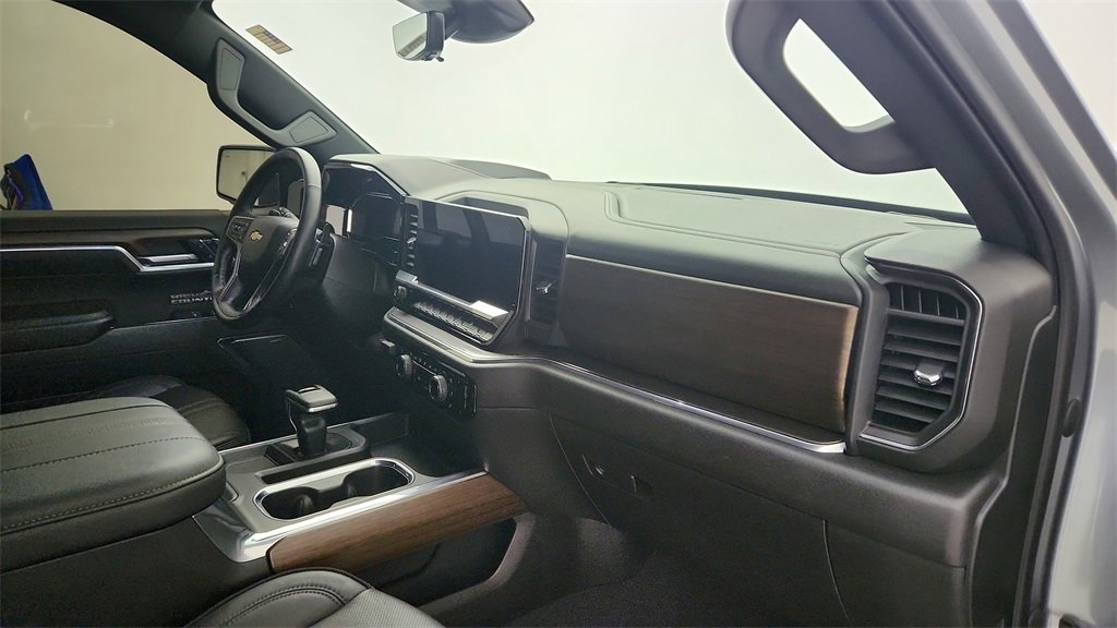 Certified 2023 Chevrolet Silverado 1500 High Country w/ Technology Package image 25