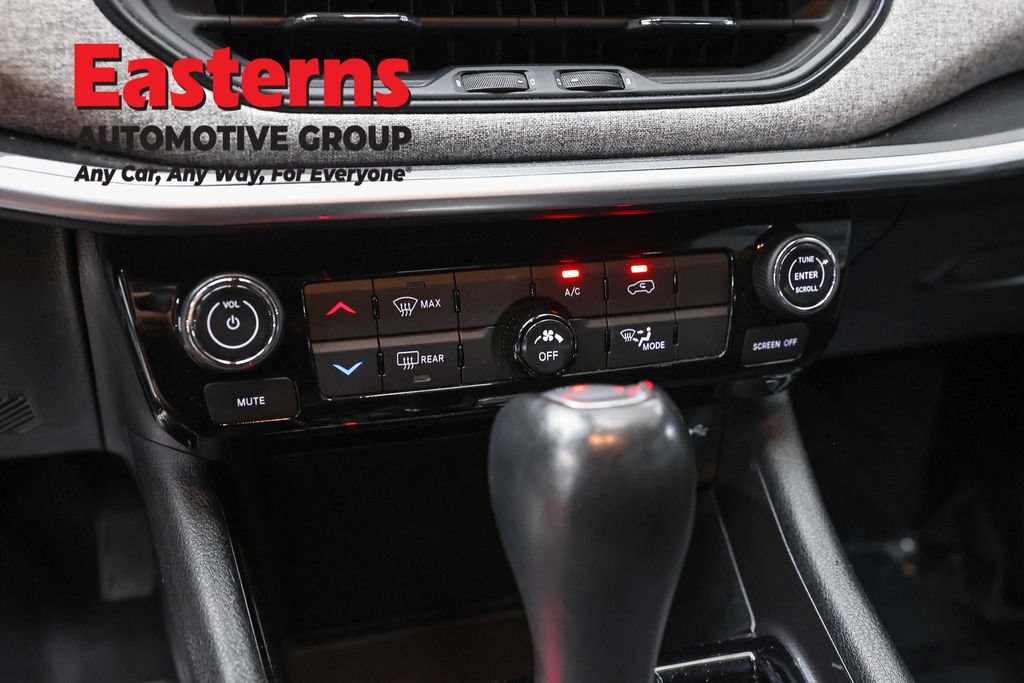 Used 2024 Jeep Compass Latitude AWD/4WD image 19